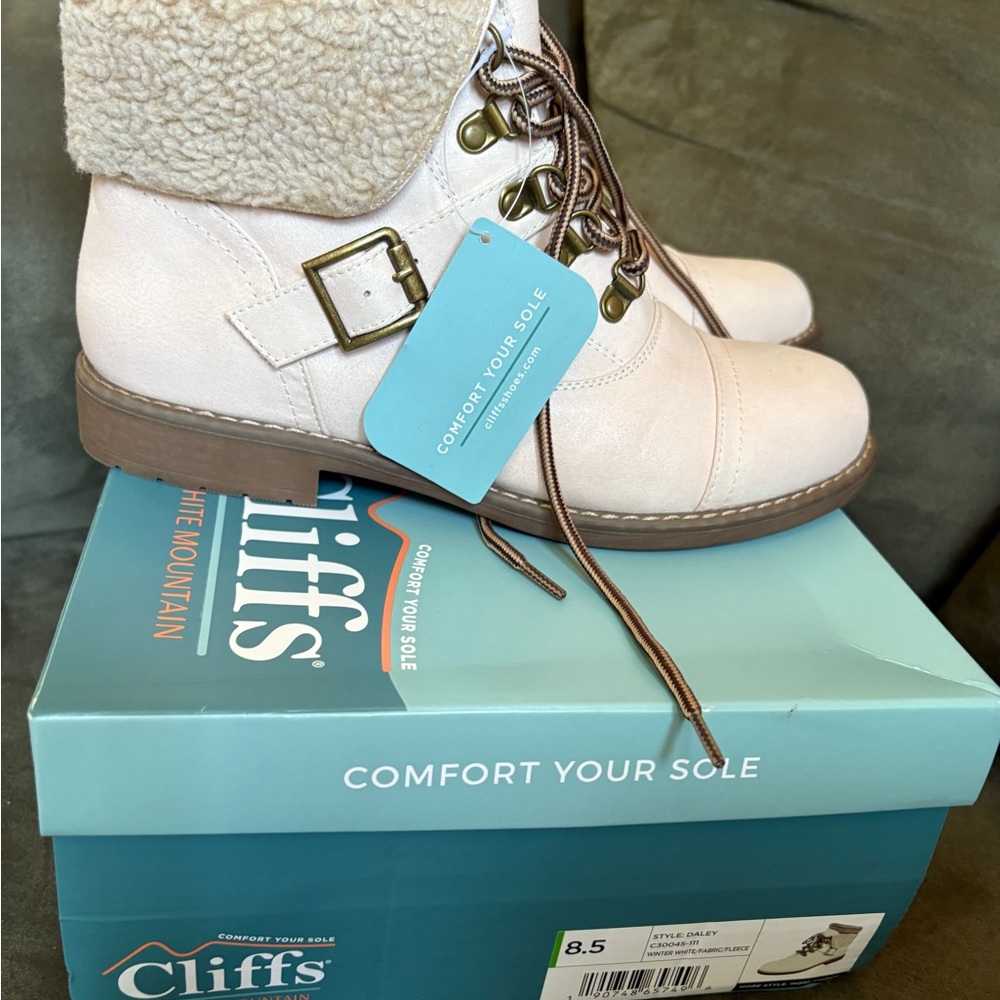 Women's Cliffs Moto Boots